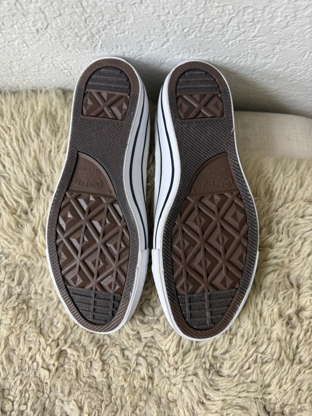 Converse White Slip-On Low Top Canvas Sneakers - Picture 4 of 5